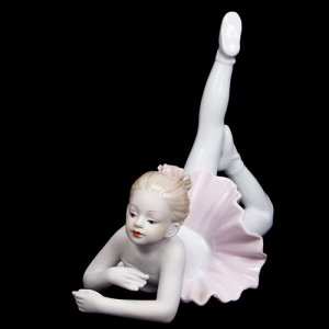 6018A Ceramic Ballerina Figurines (Leg Up Pose)